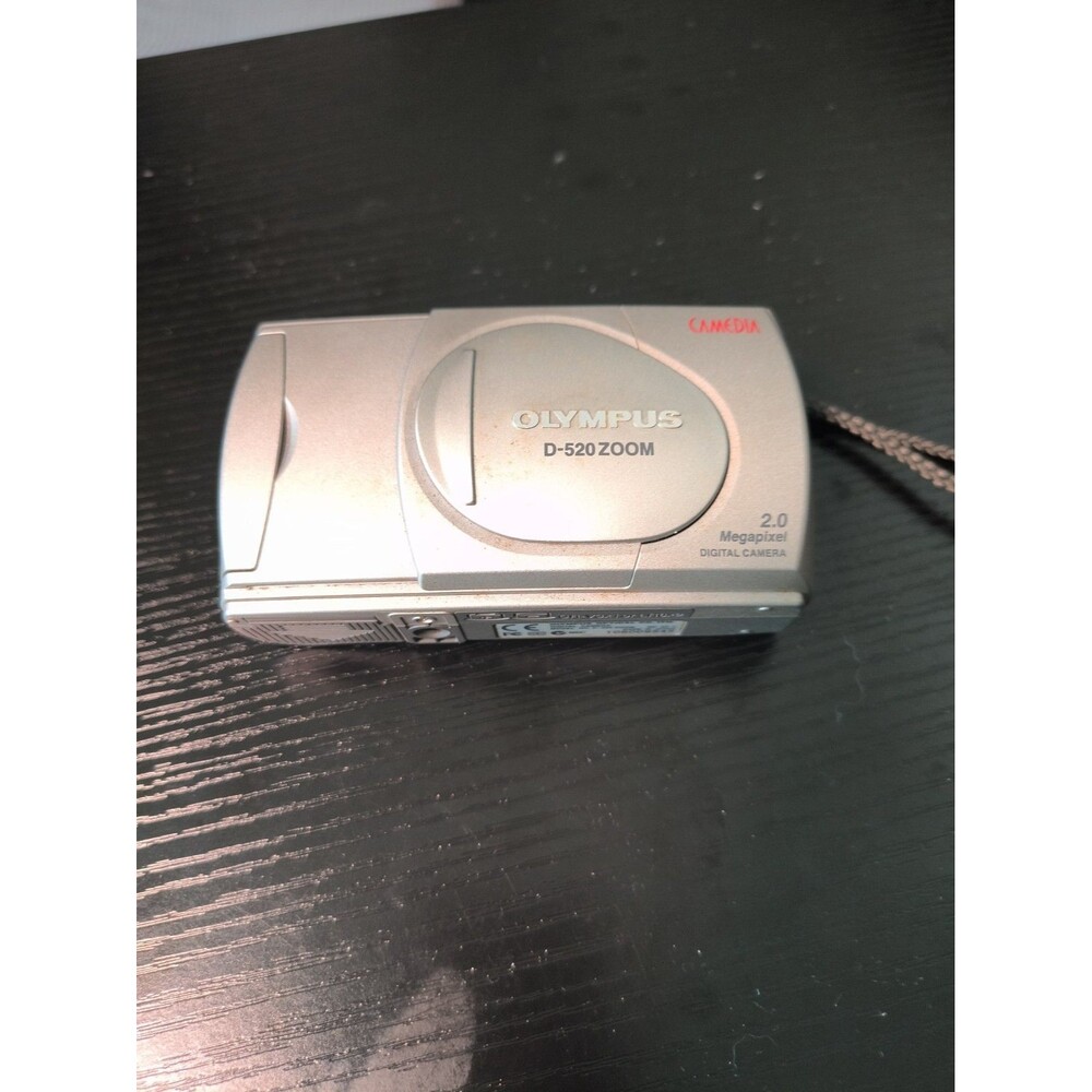 Olympus CAMEDIA D-520 Zoom 2.0MP Digital Camera Works!!